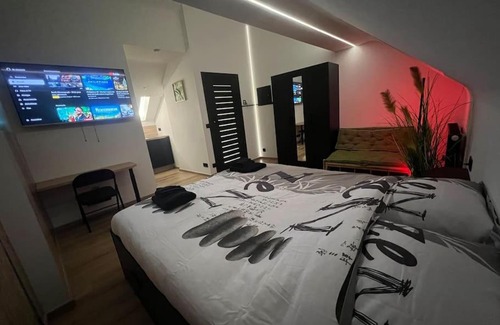 Ensival House | Aux 3 univers