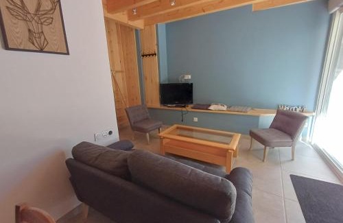 Craponne-sur-Arzon House | Aux 43 arbres Gîte Tilleul
