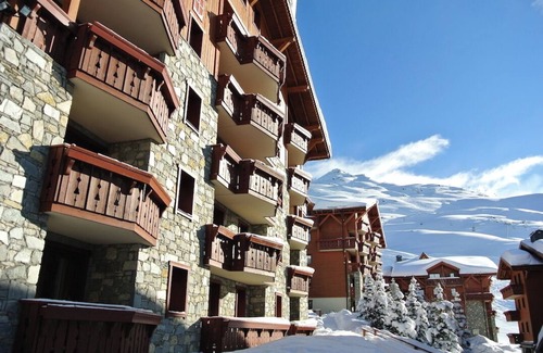 Reberty Apartment | AUX MENUIRES APARTMENT IN LUXURY RESIDENCE SLEEPS 6. 2 BEDROOMS.