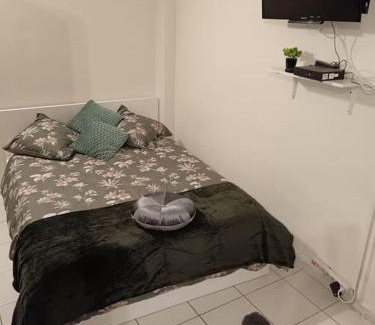 Bondy Apartment | Aux portes de Paris