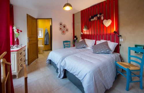 Saint-Saens House | Aux Volets Rouges et sa Buanderie