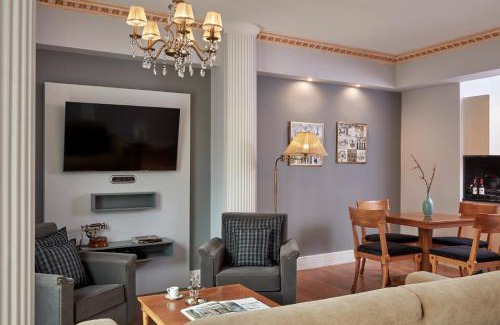 Plaka Hotel | Ava Hotel and Suites
