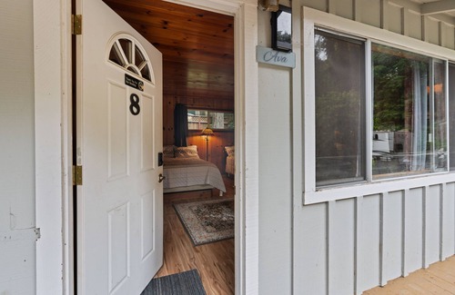 Boulder Creek Hotel | Ava - Room Masoods Lodge