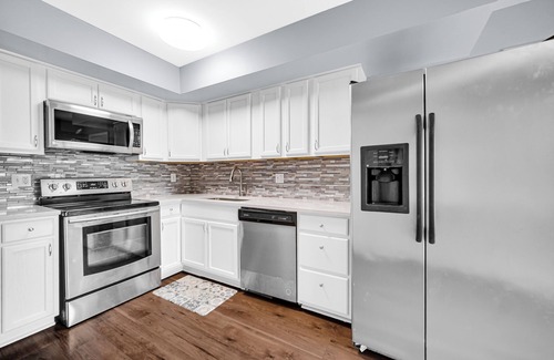 Munster Apartment | AVAIL 12/3- 2BR CONDO by Shops Hospitals & Chicago