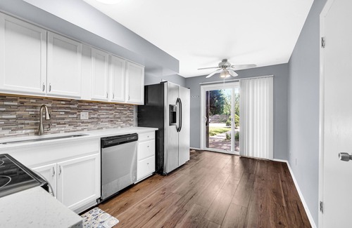 Munster Apartment | AVAIL 12/3- 2BR CONDO by Shops Hospitals & Chicago