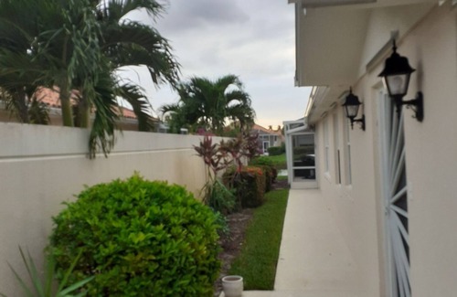 Village Walk Villa | Avail 7th June - 7th October 2023 -Min 4 Mths Luxury Villa, Resort Pool, Beaches