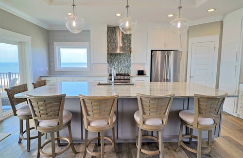 Port St. Joe House | AVAIL 9/27-10/4 -5 NGT MINIMUM! GULF FRONT 9BD/9.5BA, 3 LIVING AREAS, ELEVATOR, POOL!