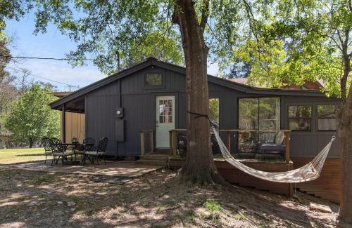 Shreveport House | Avail This Weekend, Lakefront, Kayaks
