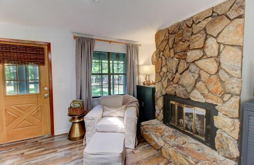 Shreveport House | Avail This Weekend, Lakefront, Kayaks, Fenced