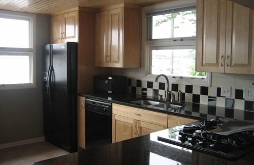 Macatawa Cottage | AVAILABILITY~ ONLY 5 MINUTE WALK TO GORGEOUS LAKE MICHIGAN BEACH!