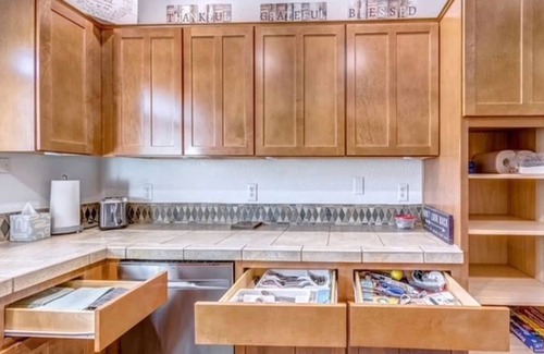 Tucson Condo | Available 12/30/25! 2nd Floor View Condo, Wood Fireplace, Garage, Soaking Tub!