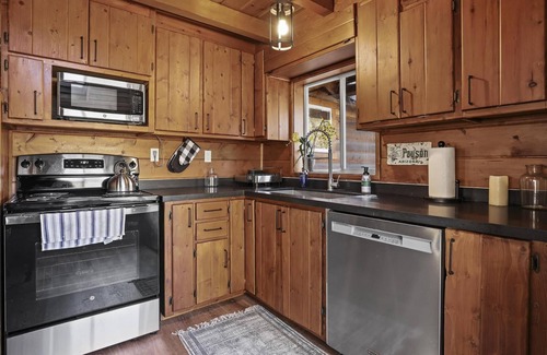 Payson Cabin | AVAILABLE for FALL🍁, Secluded Patio, min to Tonto National Forest! Private