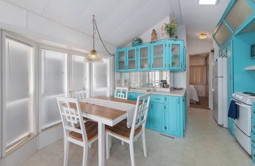 Port Isabel Cottage | Available for Spring! 186 Little Breeze Cottage on the Water