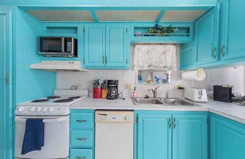 Port Isabel Cottage | Available for Spring! 186 Little Breeze Cottage on the Water