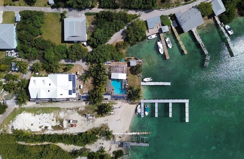 Man O War Cay Apartment | Available! - Man O War Cay with dock slip