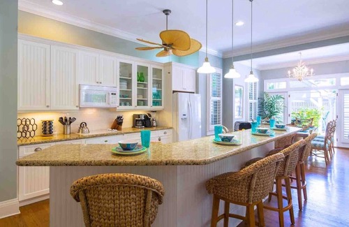Bahama Village House | **AVALYNN HOUSE @ THE ANNEX** Lush Home by Beach & Duval + LAST KEY SERVICES...