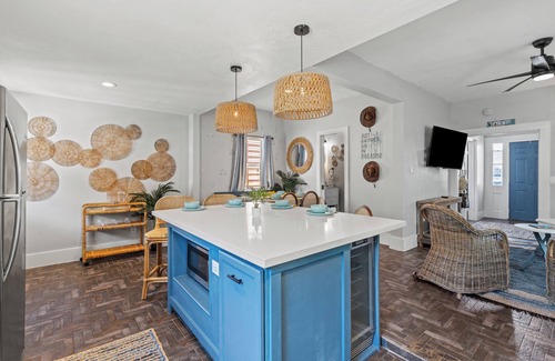 Galveston Apartment | Ave R - Coastal Escape