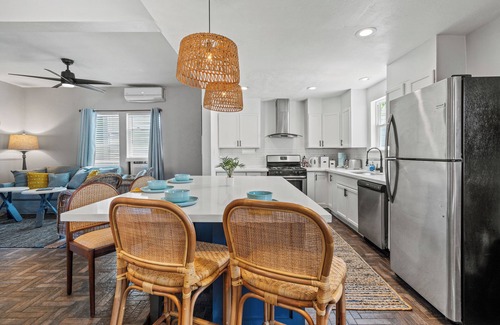 Galveston Apartment | Ave R - Coastal Escape