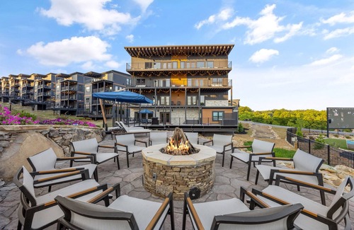 Sevierville Cabin | Avenger-inspired Cabin, FREE Waterpark,Indoor Pool 10 Bedrooms Sleeps 40,
