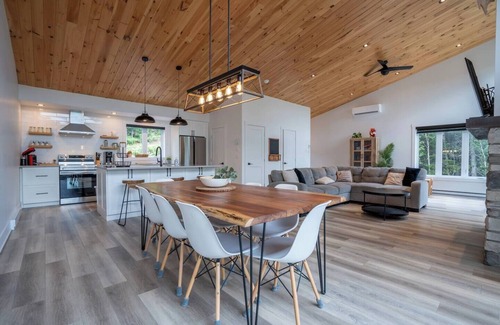 Saint Come Ski Chalet | Aventura | Family, Spa, Fireplace, Privacy, Relaxation