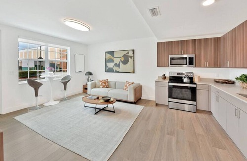 Mango Groves Apartment | Aviara On The Ave - 'Gardenia' - 402 · 'Gardenia' - The Designer Apartment