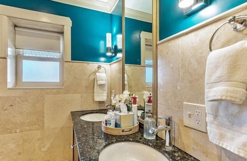 Liberty Wells House | Aviary Park & PickleBall Close By