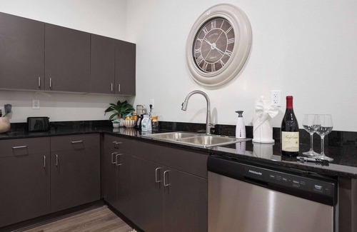Highfill Apartment | Aviator - 5 mi to XNA - 15 mi to DT Bentonville