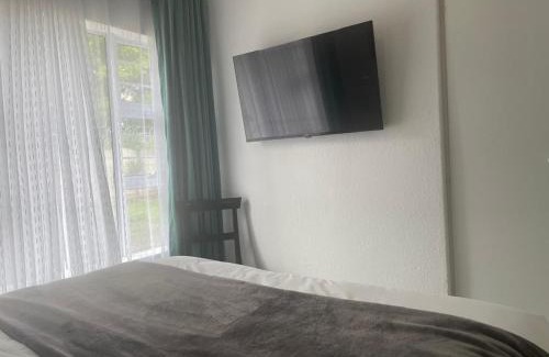 Croydon Apartment | Aviator's Nest