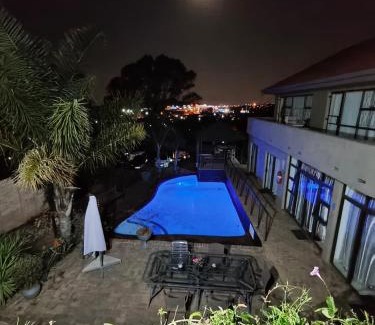Krugersdorp Bed & Breakfast | Aviators Retreat B&B
