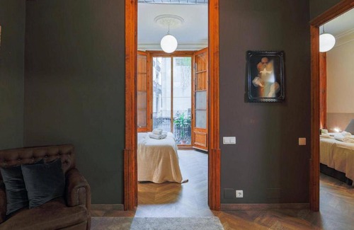 Gothic Quarter Apartment | Avinyo 2 Gotic · Spacious Loft in Gothic Quarter!