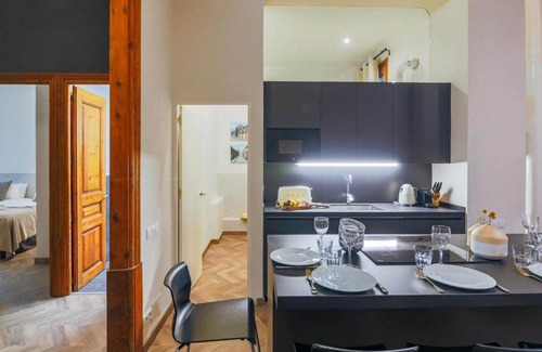 Gothic Quarter Apartment | Avinyo 2 Gotic · Spacious Loft in Gothic Quarter!