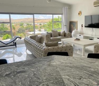 Klein Windhoek Villa | Avis Sunrise View