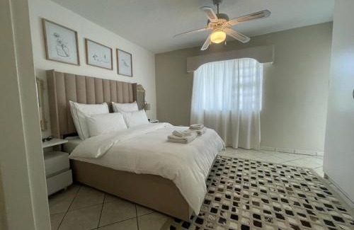 Klein Windhoek Villa | Avis Sunrise View