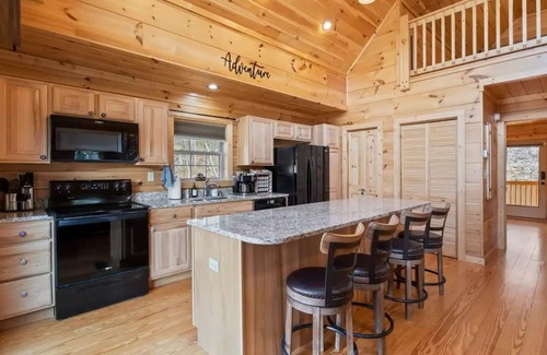 Asheville Cabin | AVL Getaway Mnt View Decks Pool Table