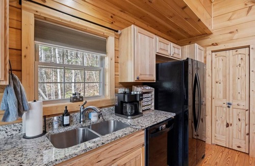 Asheville Cabin | AVL Getaway Mnt View Decks Pool Table