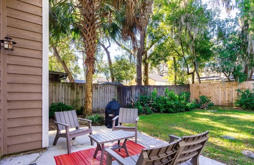 Avondale House | ~Avondale Aviary Sleeps 6 8 Miles to Stadium~