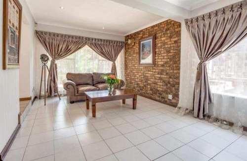Greater Johannesburg Metropolitan Area Bed & Breakfast | Avontuur Mason