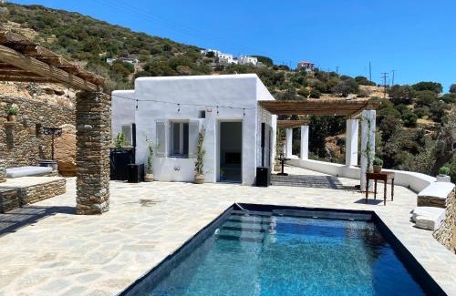 Kato Aprovatou Apartment | AVRA, a serene Cycladic villa with private pool overlooking the Aegean Sea
