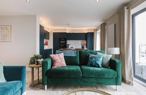 Portrush Apartment | Awaken your senses to The Amazon and leave feeling inspired & re-energised