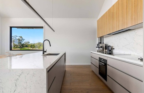 Inverloch House | Awakening Broadbeach - Wifi, linen