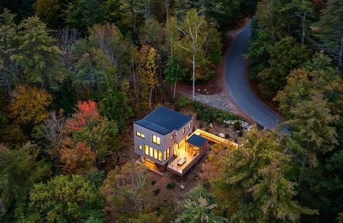 Meredith House | Award Winning Lake Waukewan Home sleeps 10 featured in Forbes Magazine