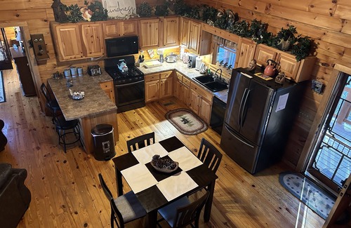 Seymour Cabin | Away From It All