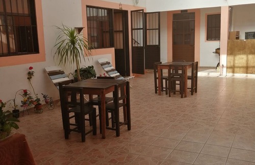 Del Cerrillo House | Awesome King Room In City Center