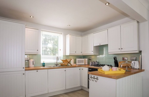 Garn Fadryn Cottage | AWEL Y MOR, pet friendly, character holiday cottage in Morfa Nefyn