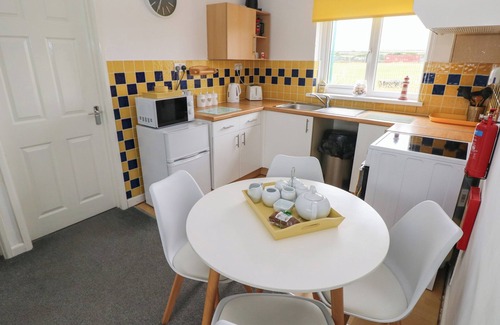 Scurlage Cottage | AWEL-Y-MOR, pet friendly, with a garden in Port Eynon