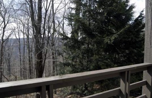 Seven Springs House | Awesome 7 Springs Townhouse - Sleeps 8. On Resort Premises. Wifi and More!