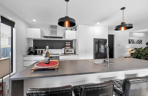 New Plymouth CBD House | Awesome Aubrey Summar