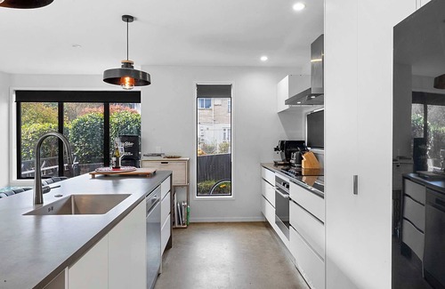 New Plymouth CBD House | Awesome Aubrey Summar