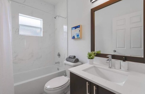 West Little River House | Awesome Brand New 3/2 House With Parking