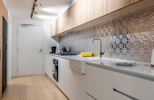 Braddon Apartment | Awesome Brooklyn Inspired Stay - Mt Ainslie View